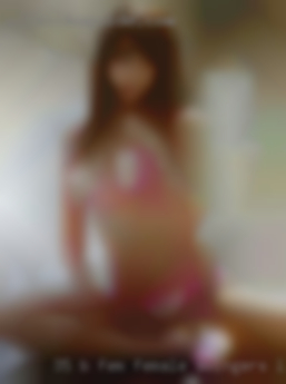 35 b fem female swingers live in the moment.